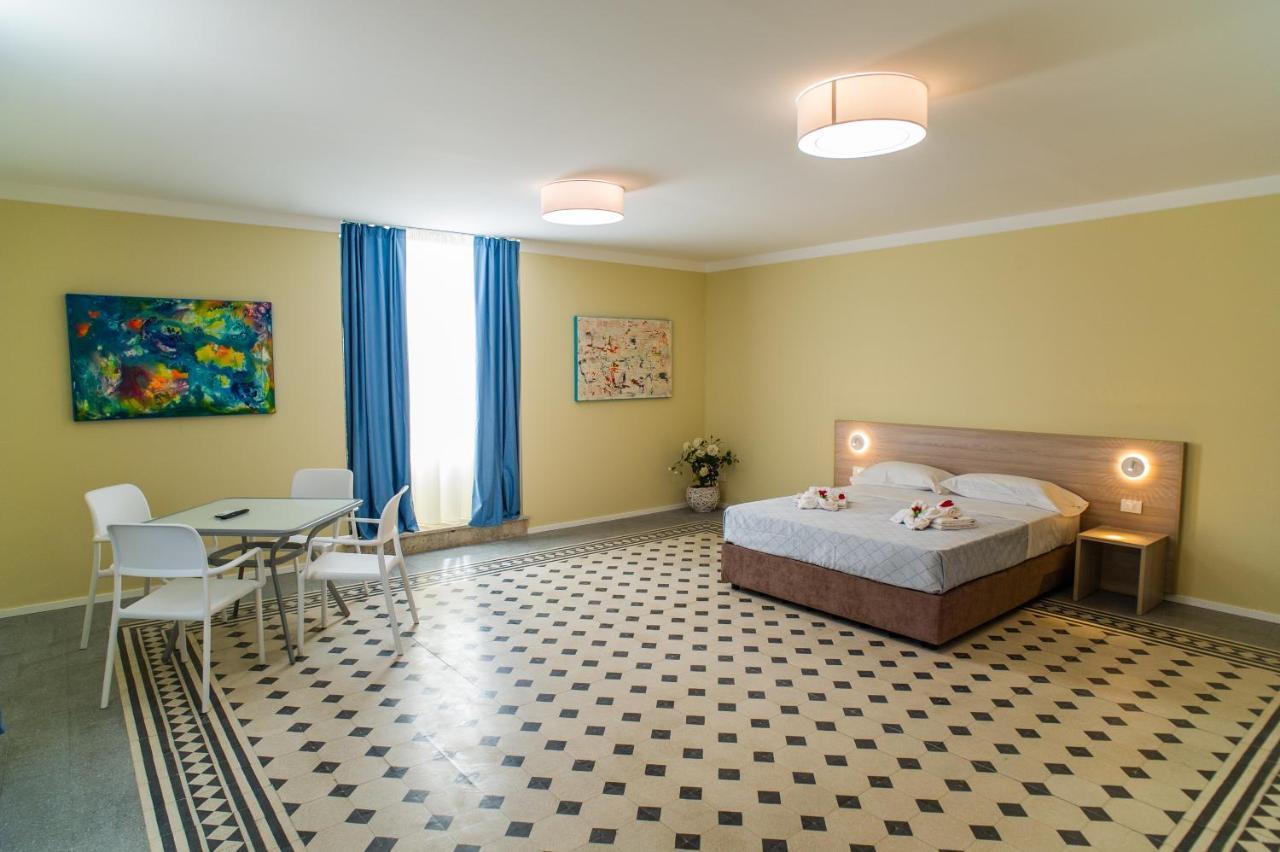 Historico Loft & Rooms Palazzo Adragna XIX Трапані Екстер'єр фото